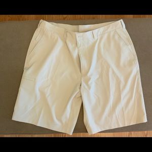 Men’s golf shorts